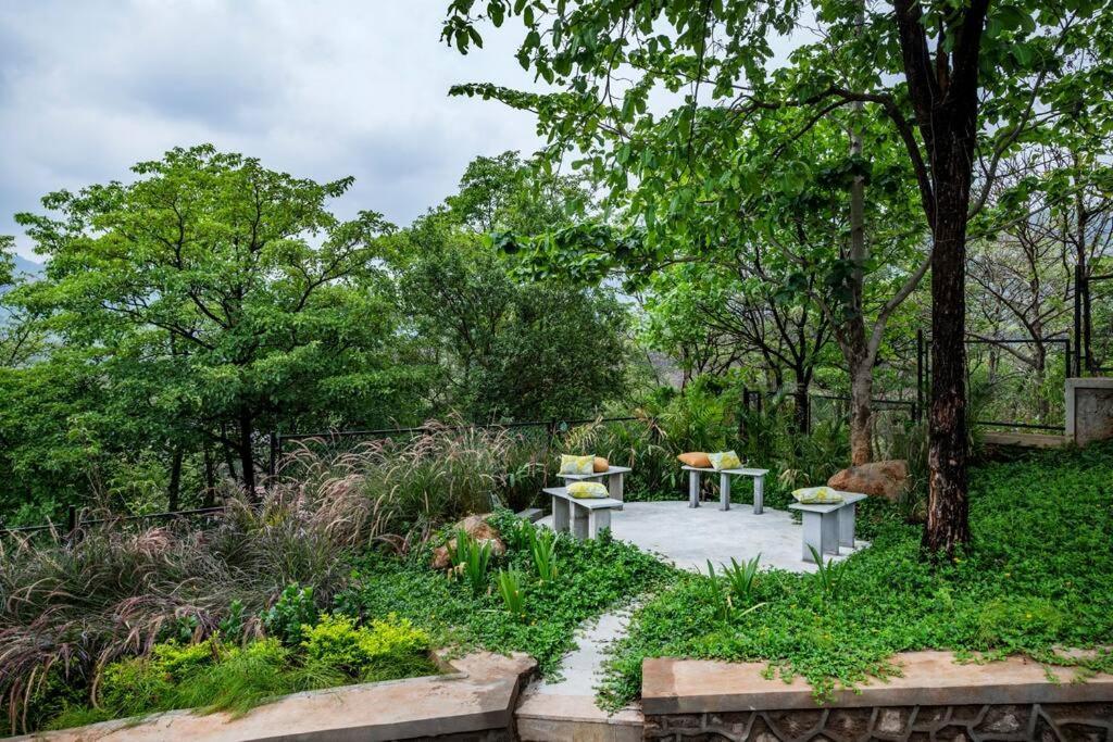 Saffronstays Sonnet خوبولي المظهر الخارجي الصورة